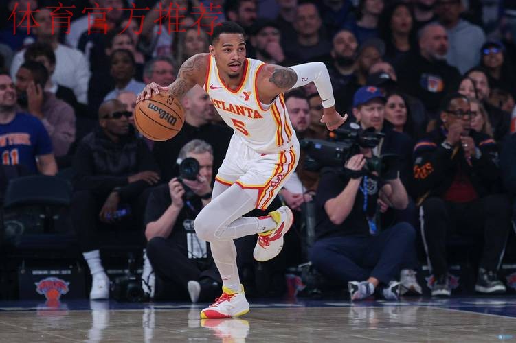 毫无准星!小西蒙斯全场9投仅3中,三分5中0得到9分1助攻 毫无准星!小西蒙斯全场9投仅3中,三分5中0得到9分1助攻